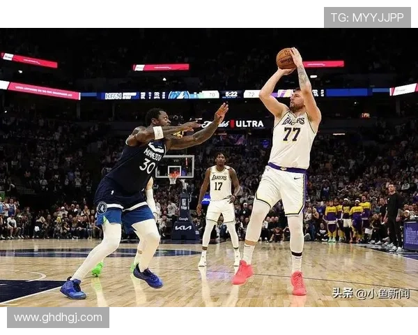 东詹合力轰65分湖人胜勇士