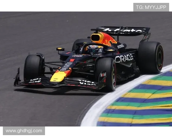 维斯塔潘:弯道慢成比赛最大难题 维斯塔潘:弯道慢成比赛最大难题